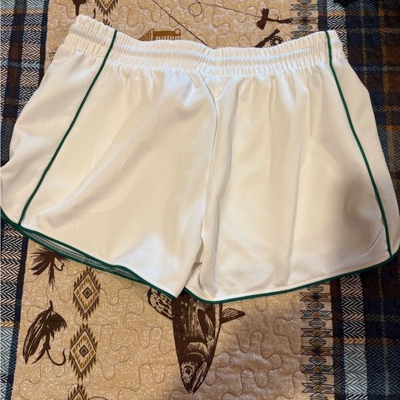 Forever 21 Womens Mid Rise Running Short-Juniors white green trim size L NWT - Picture 2 of 10